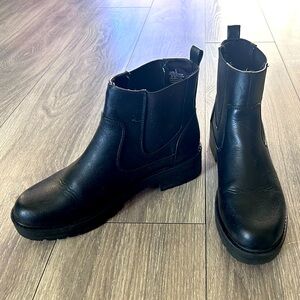 Old Navy Faux-Leather Chelsea Boot